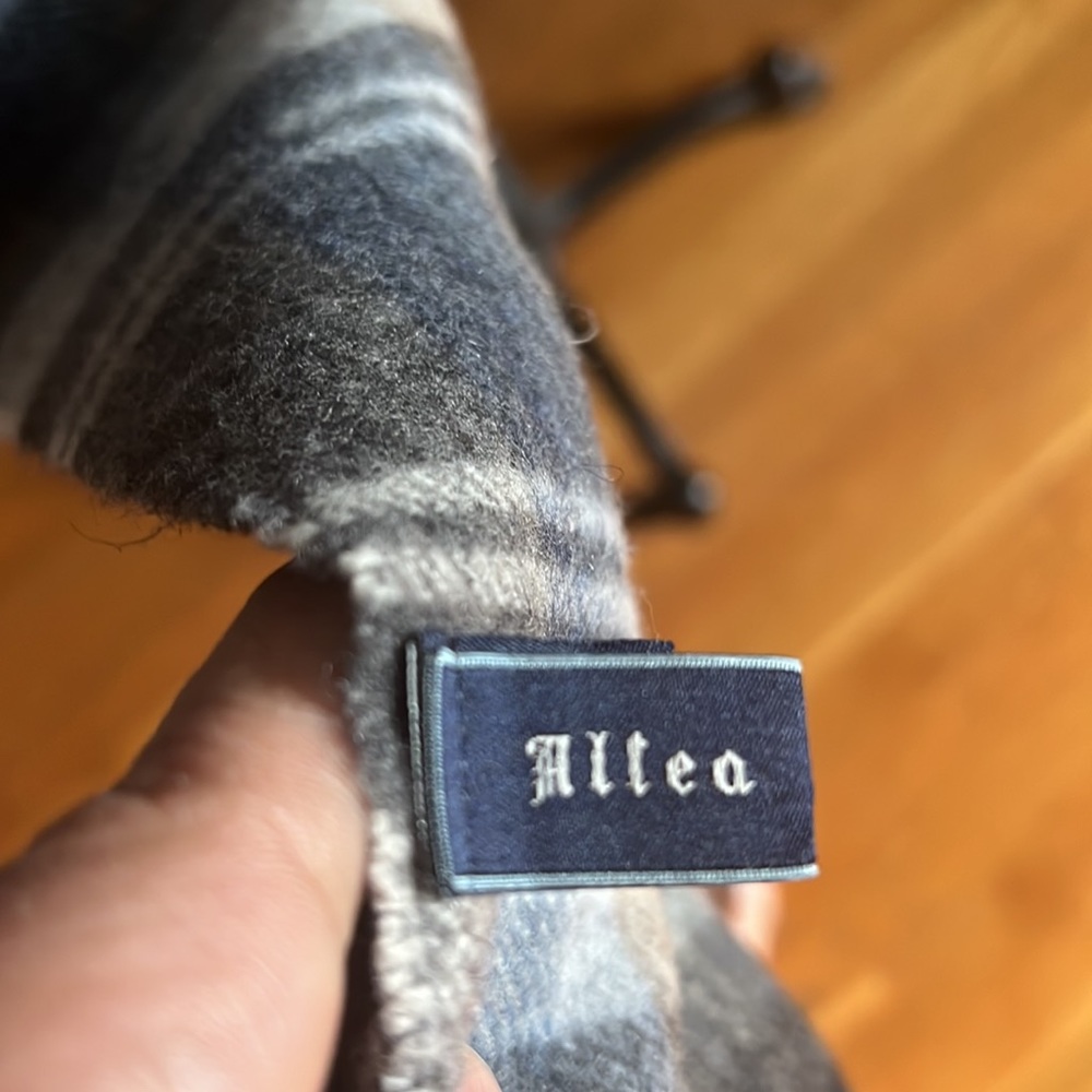 Allea Milano Plaid  scarf - Picture 5 of 6